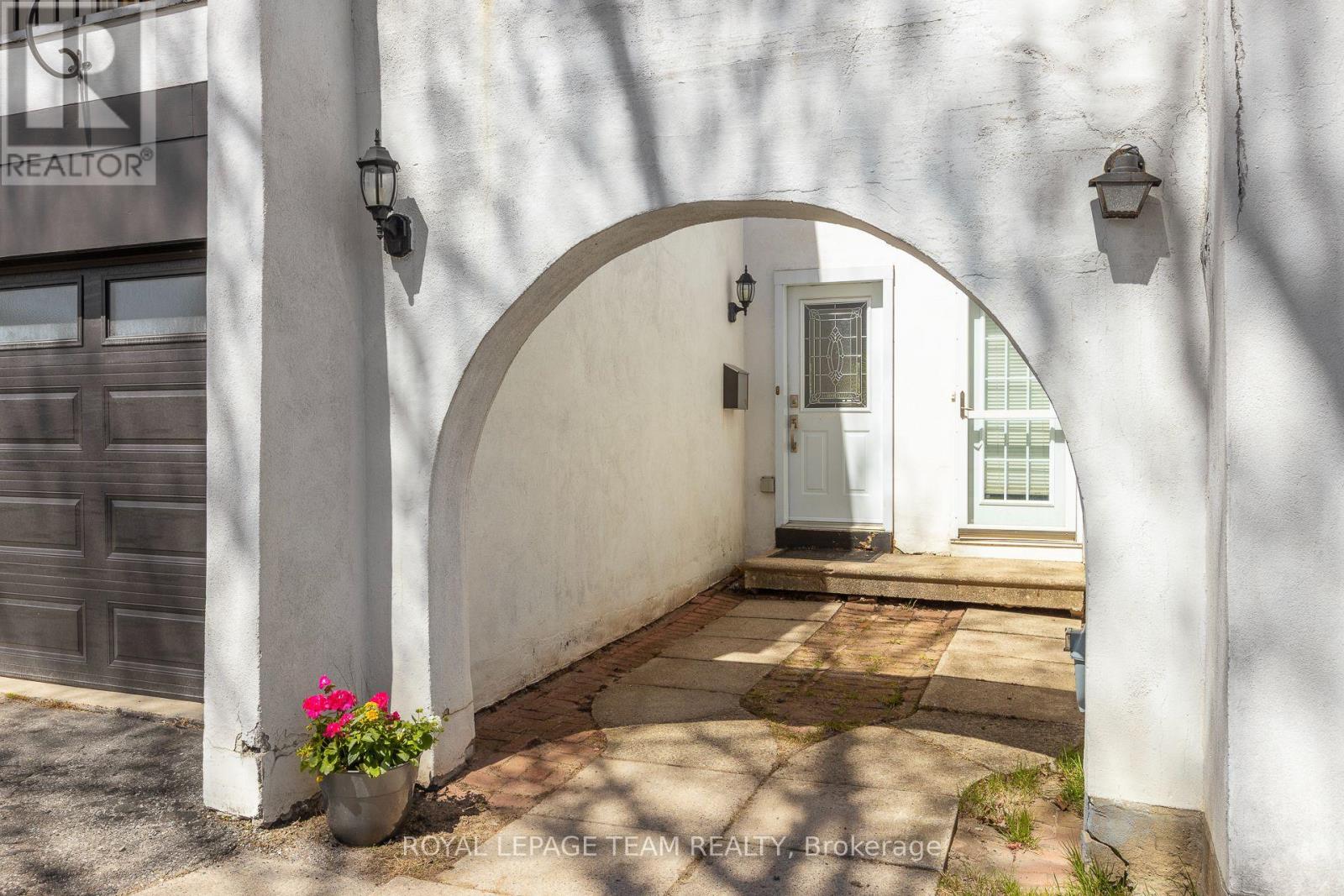 25 Grady Crescent, Ottawa, Ontario  K2H 5S2 - Photo 3 - X13060254