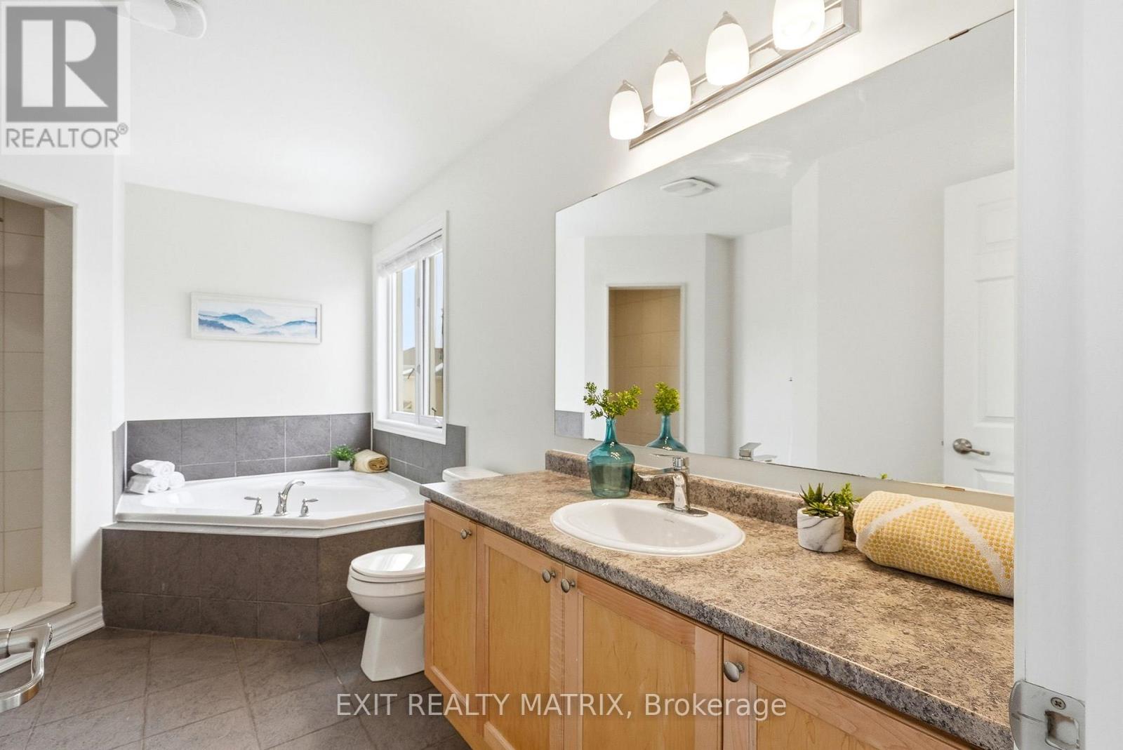 194 Flowing Creek Circle, Ottawa, Ontario  K2M 2R7 - Photo 12 - X13060272