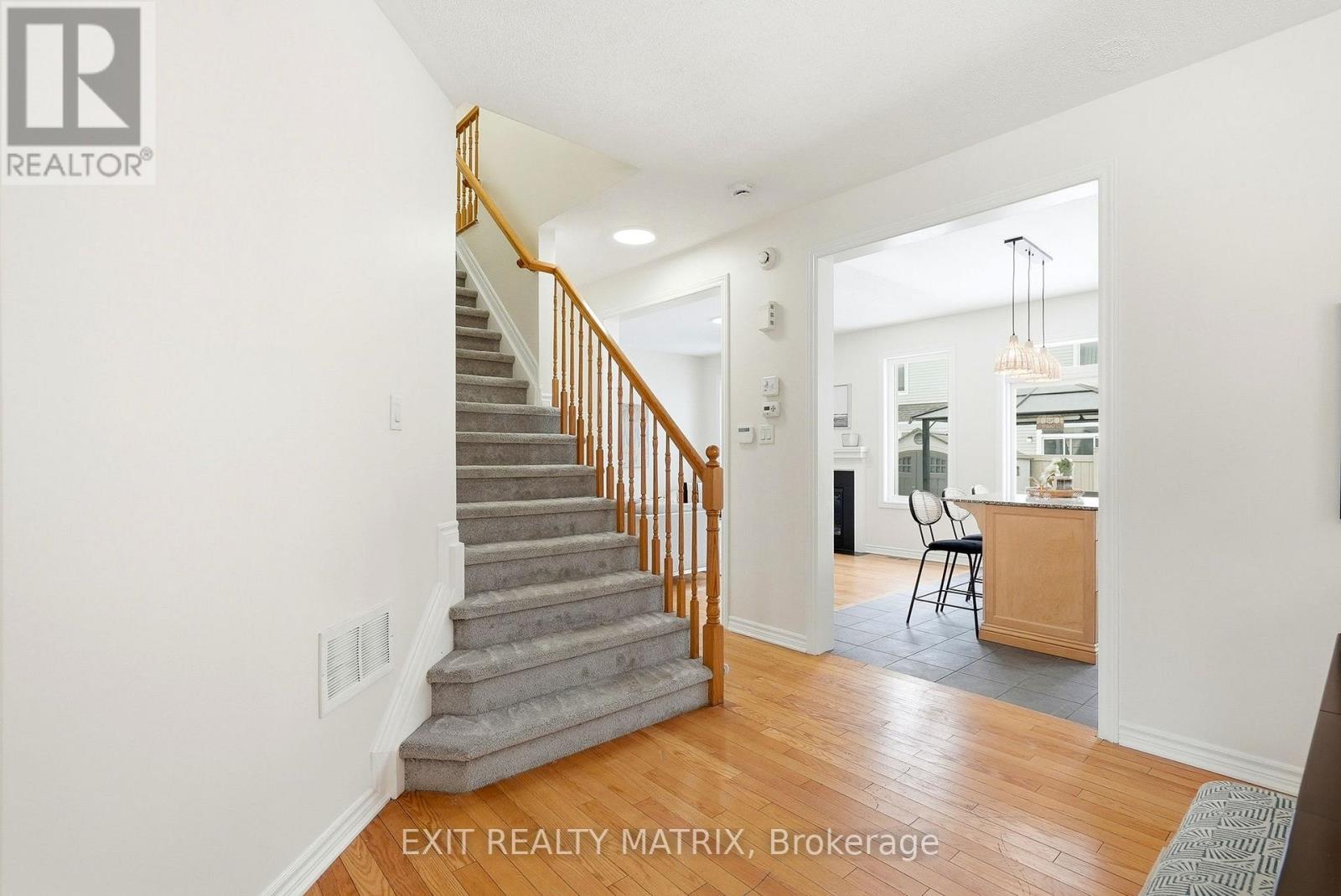 194 Flowing Creek Circle, Ottawa, Ontario  K2M 2R7 - Photo 9 - X13060272