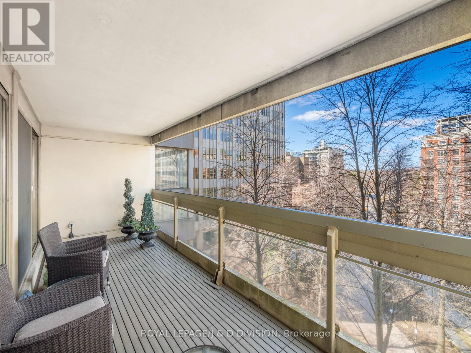 804 - 63 St Clair Avenue W, Toronto, Ontario  M4V 2Y9 - Photo 2 - C13047864