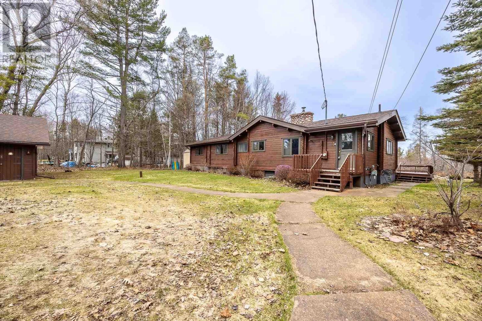 144 Pointe Louise Dr, Sault Ste Marie, Ontario  P6A 5K6 - Photo 2 - SM260791