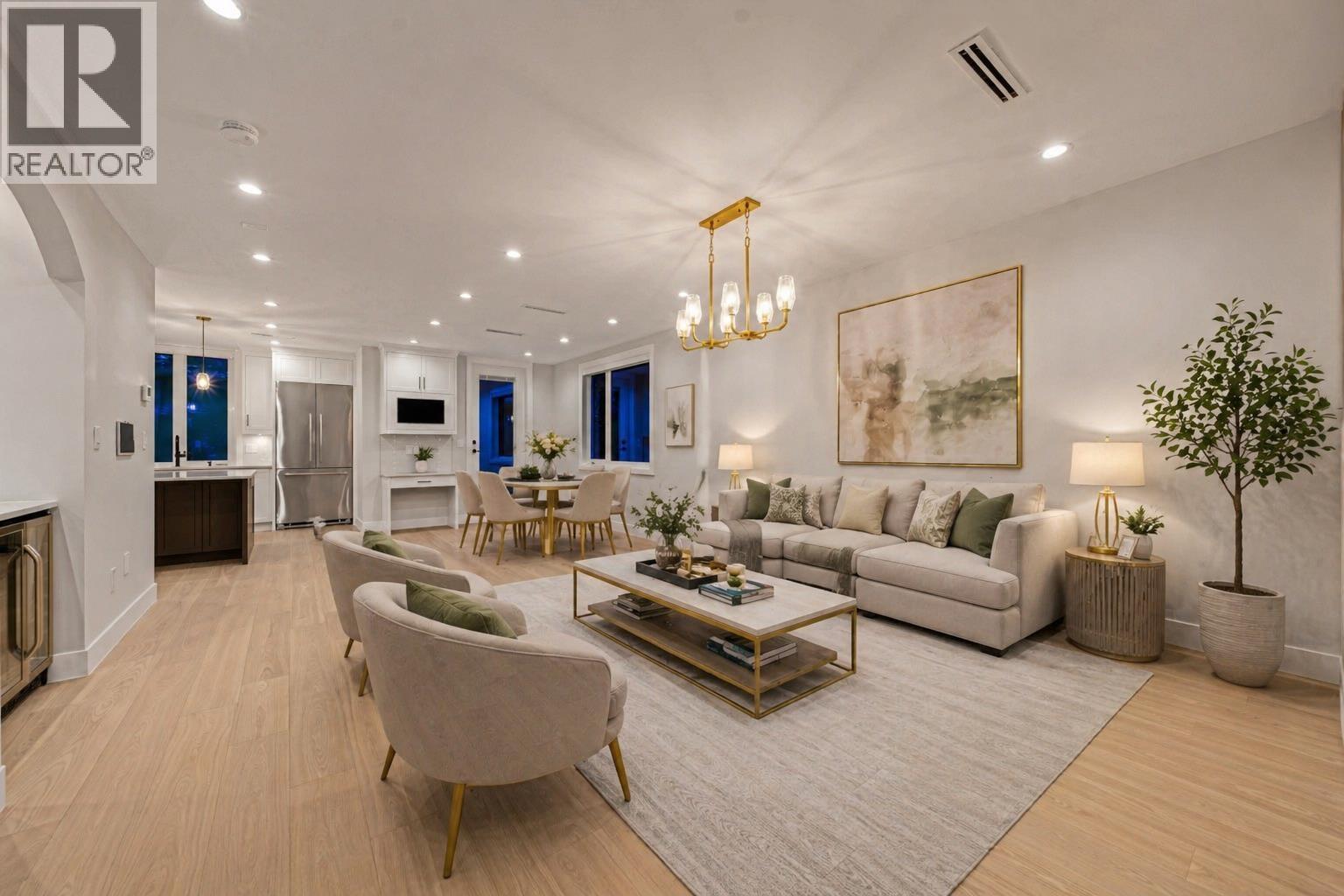 1 8408 17th Avenue, Burnaby, British Columbia  V3N 1N2 - Photo 3 - R3117297