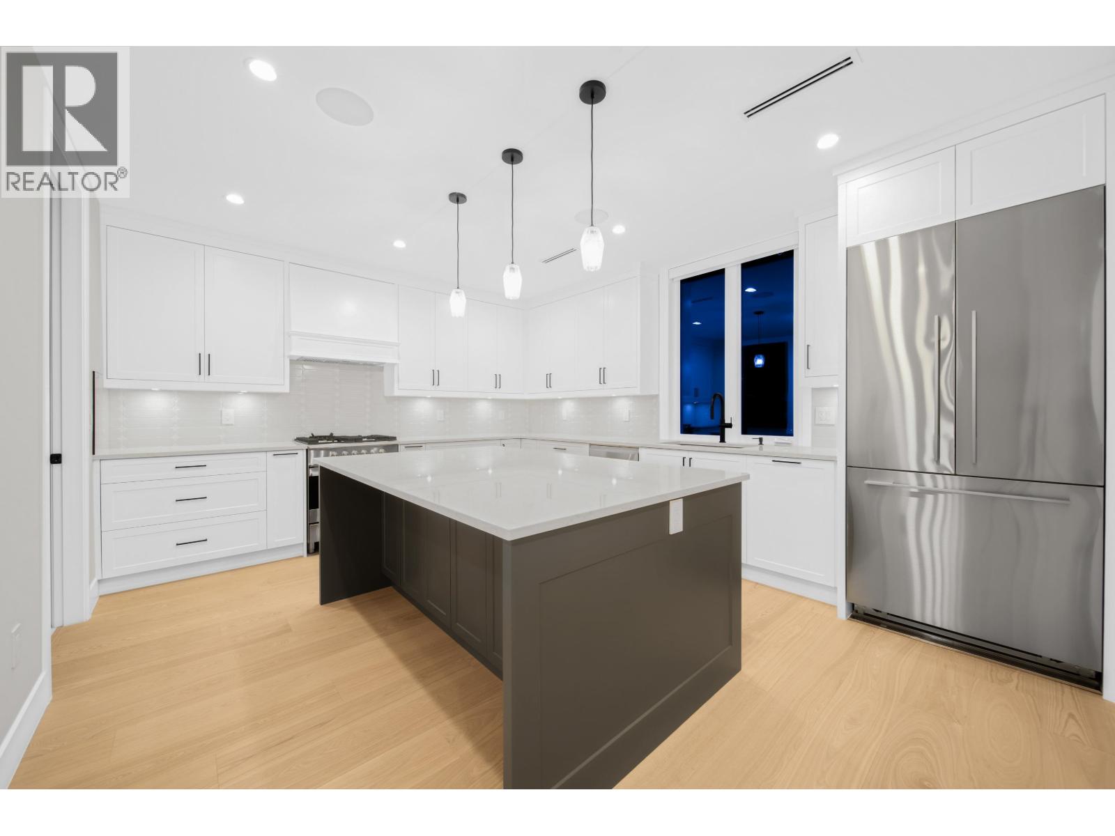 1 8408 17th Avenue, Burnaby, British Columbia  V3N 1N2 - Photo 12 - R3117297