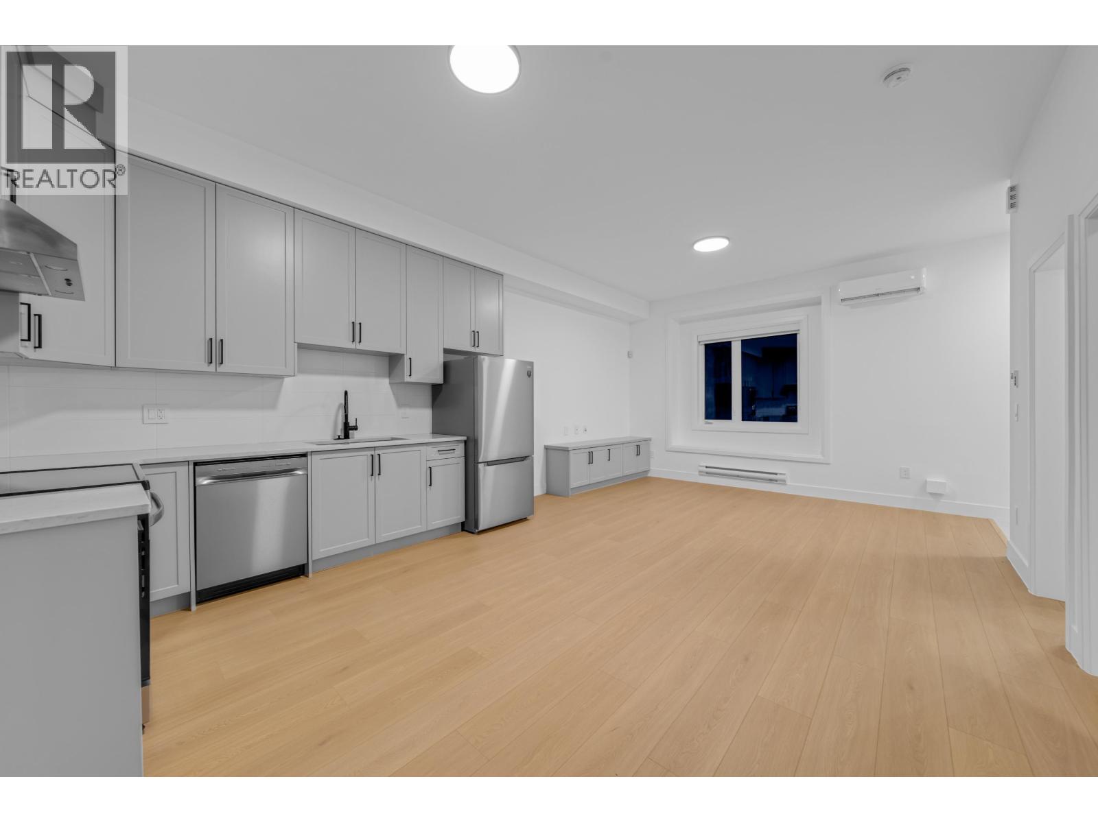 1 8408 17th Avenue, Burnaby, British Columbia  V3N 1N2 - Photo 16 - R3117297