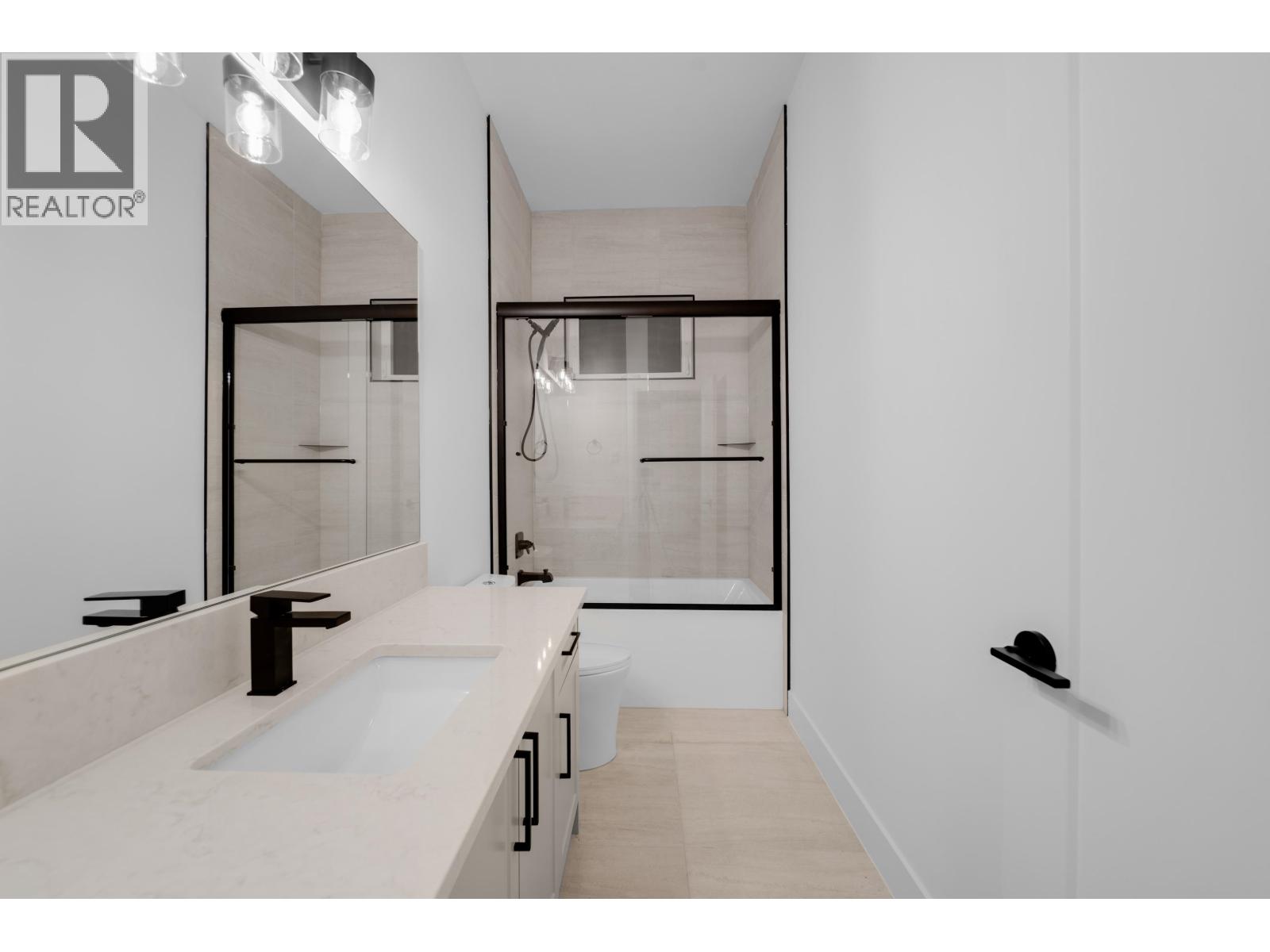 1 8408 17th Avenue, Burnaby, British Columbia  V3N 1N2 - Photo 20 - R3117297