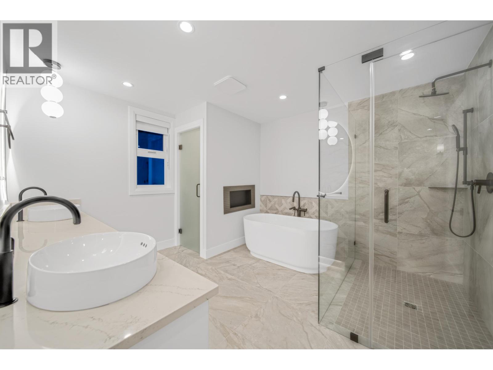 1 8408 17th Avenue, Burnaby, British Columbia  V3N 1N2 - Photo 18 - R3117297