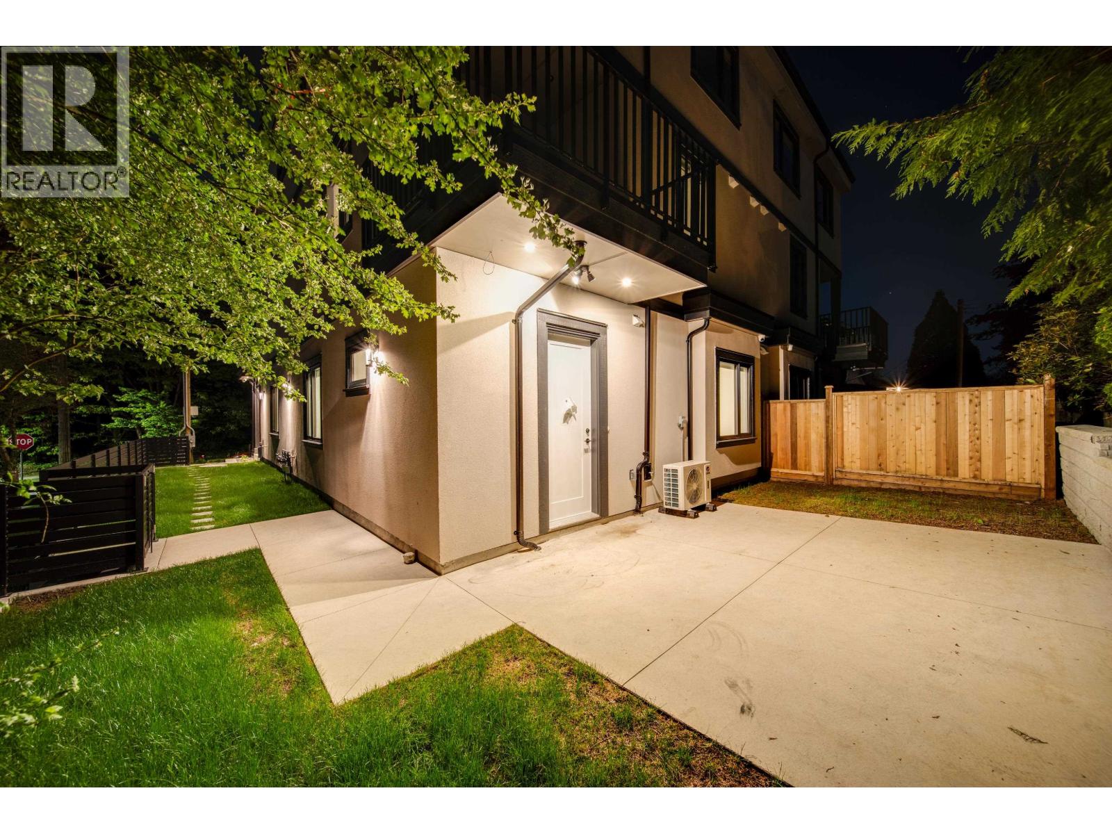 1 8408 17th Avenue, Burnaby, British Columbia  V3N 1N2 - Photo 29 - R3117297