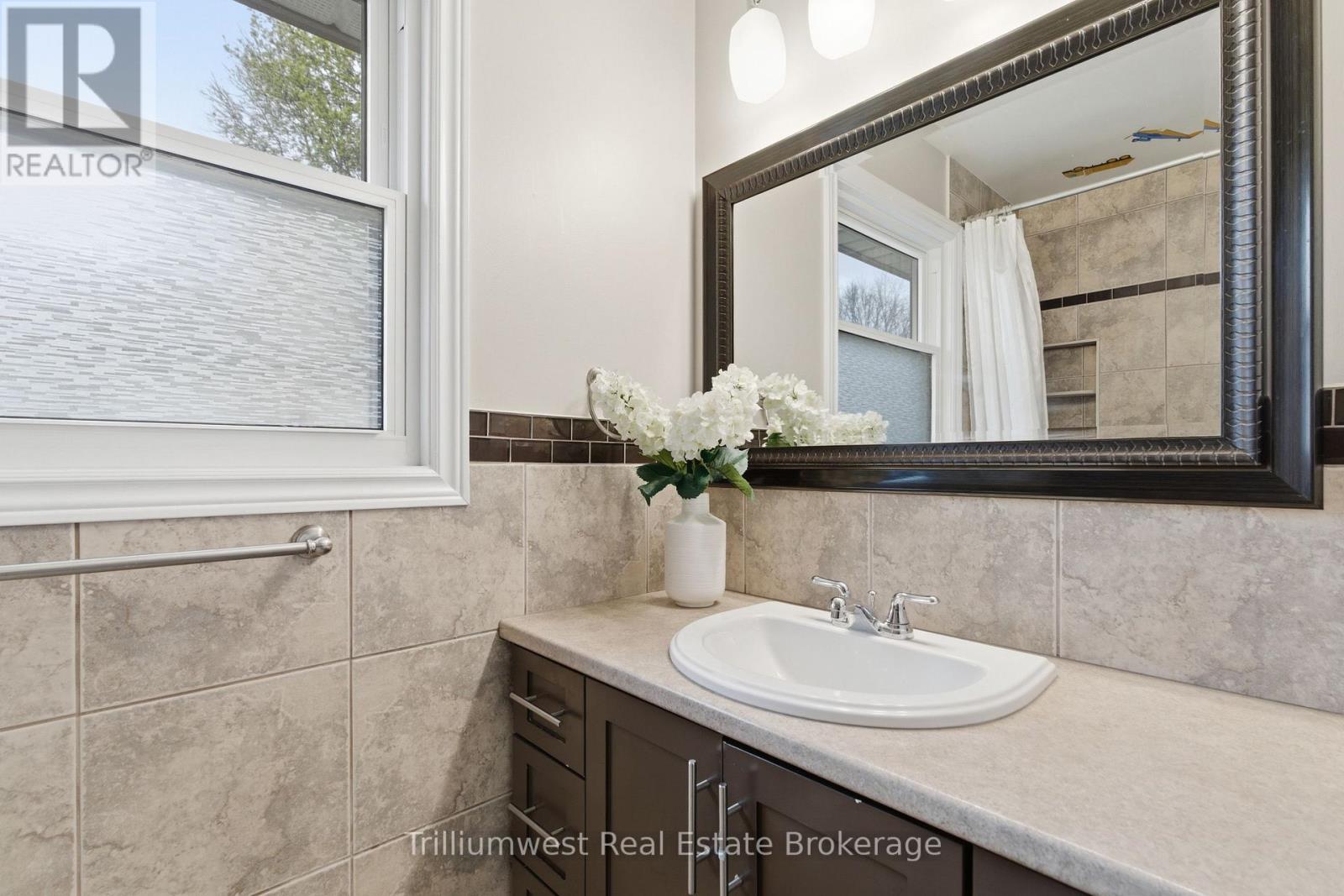 210 Old Country Place, Kitchener, Ontario  N2E 3A3 - Photo 26 - X13060248