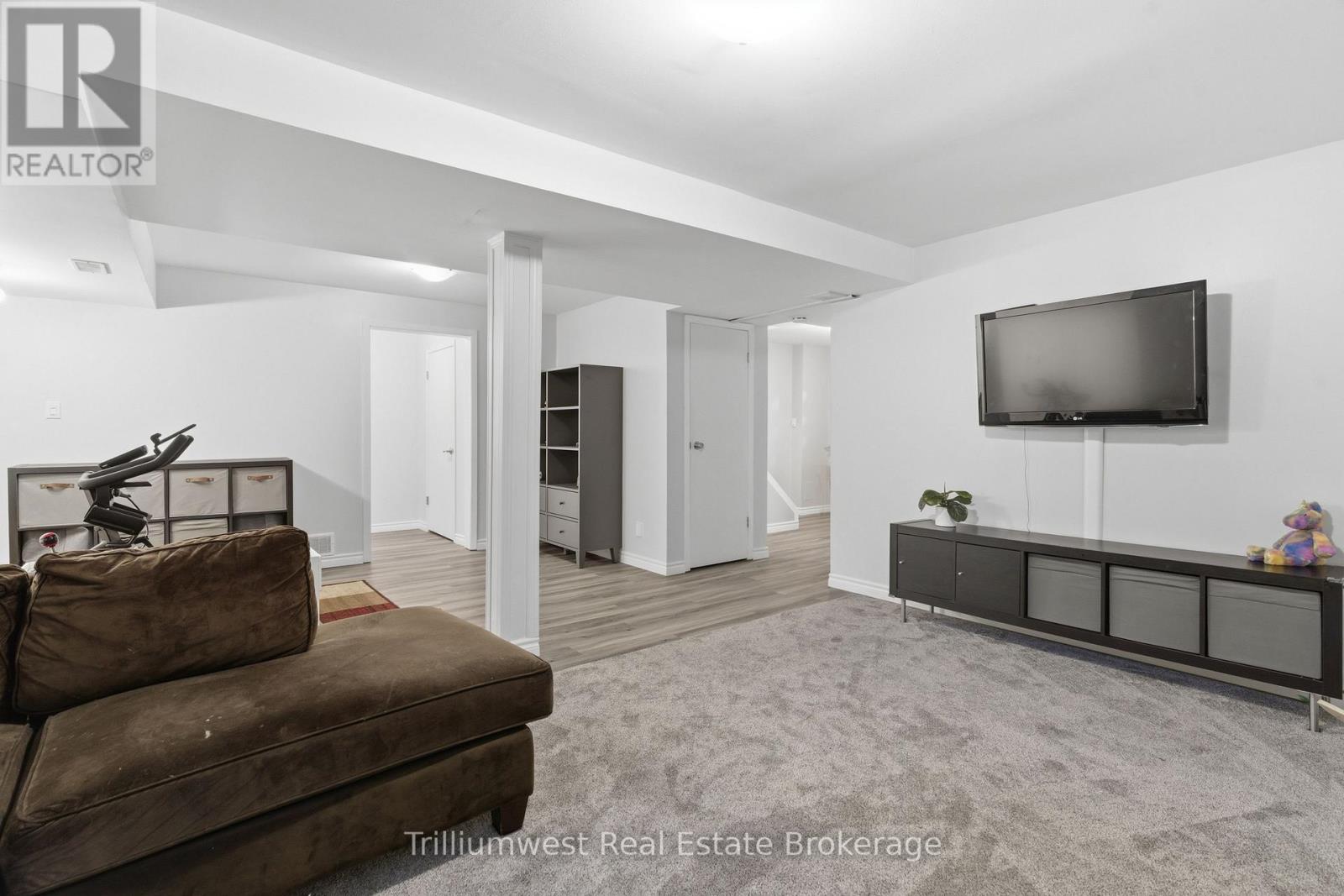 210 Old Country Place, Kitchener, Ontario  N2E 3A3 - Photo 29 - X13060248