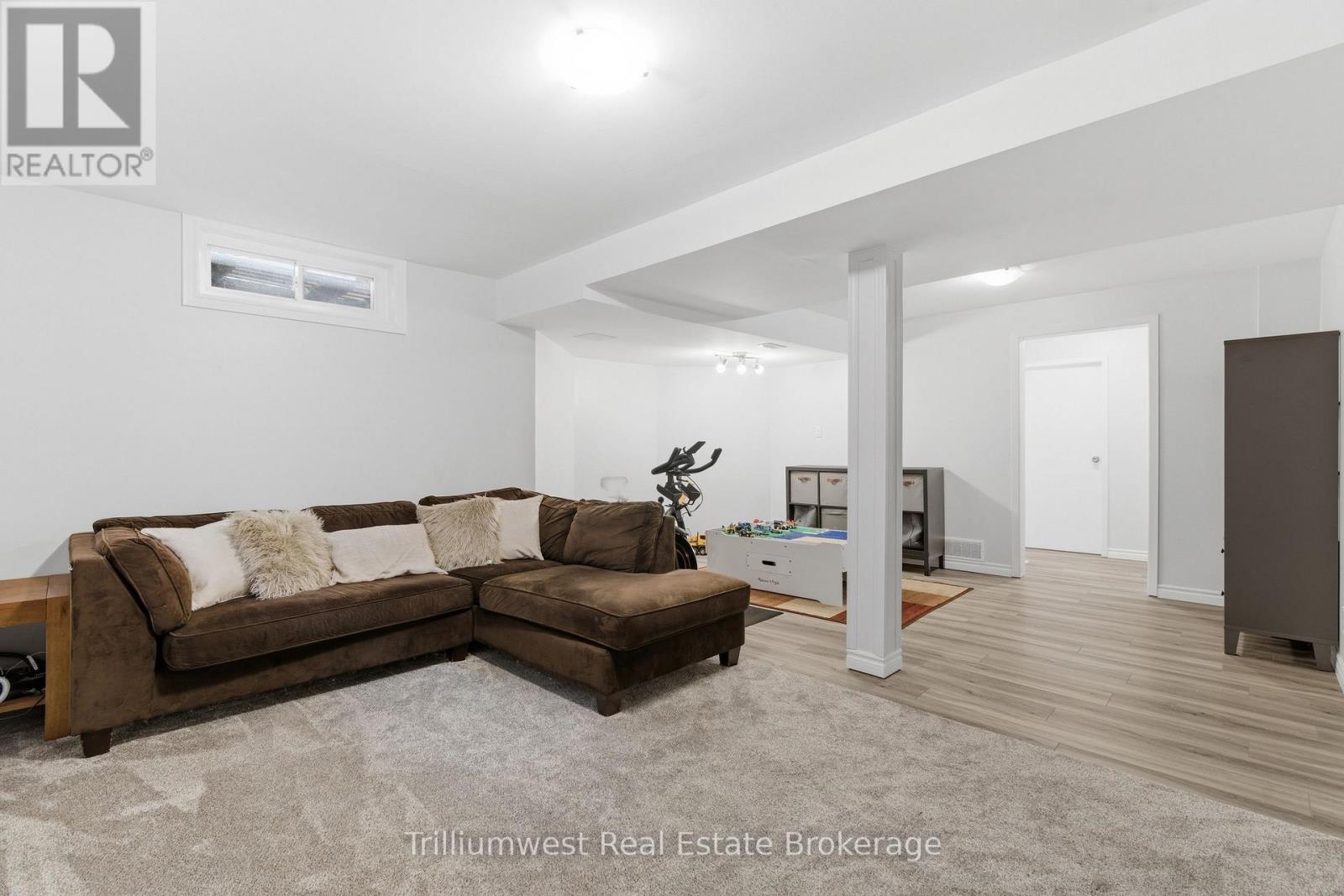 210 Old Country Place, Kitchener, Ontario  N2E 3A3 - Photo 30 - X13060248