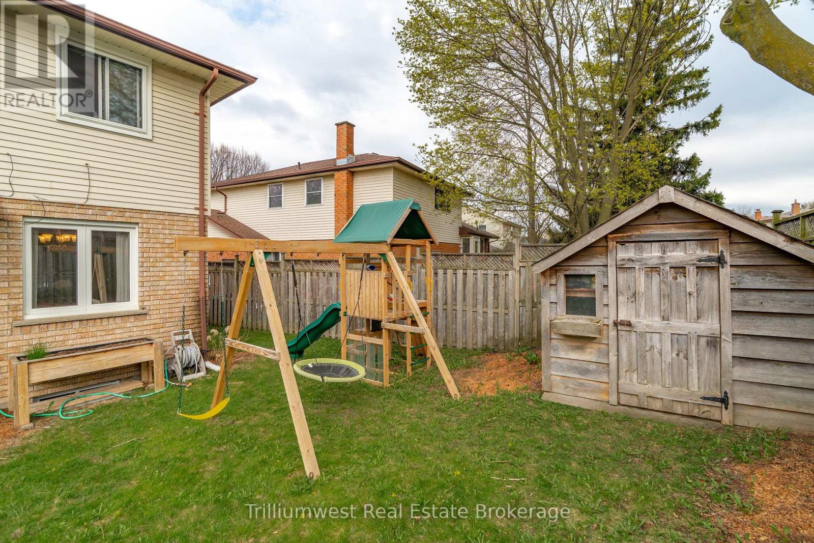 210 Old Country Place, Kitchener, Ontario  N2E 3A3 - Photo 34 - X13060248