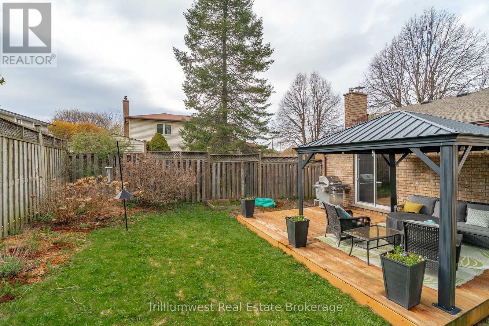 210 Old Country Place, Kitchener, Ontario  N2E 3A3 - Photo 36 - X13060248