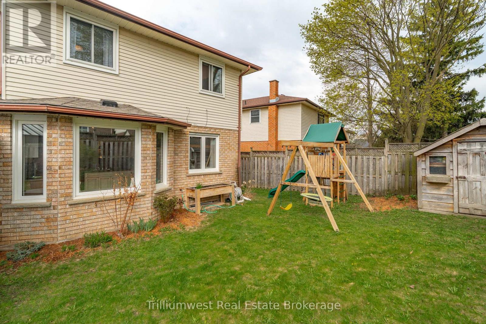 210 Old Country Place, Kitchener, Ontario  N2E 3A3 - Photo 37 - X13060248