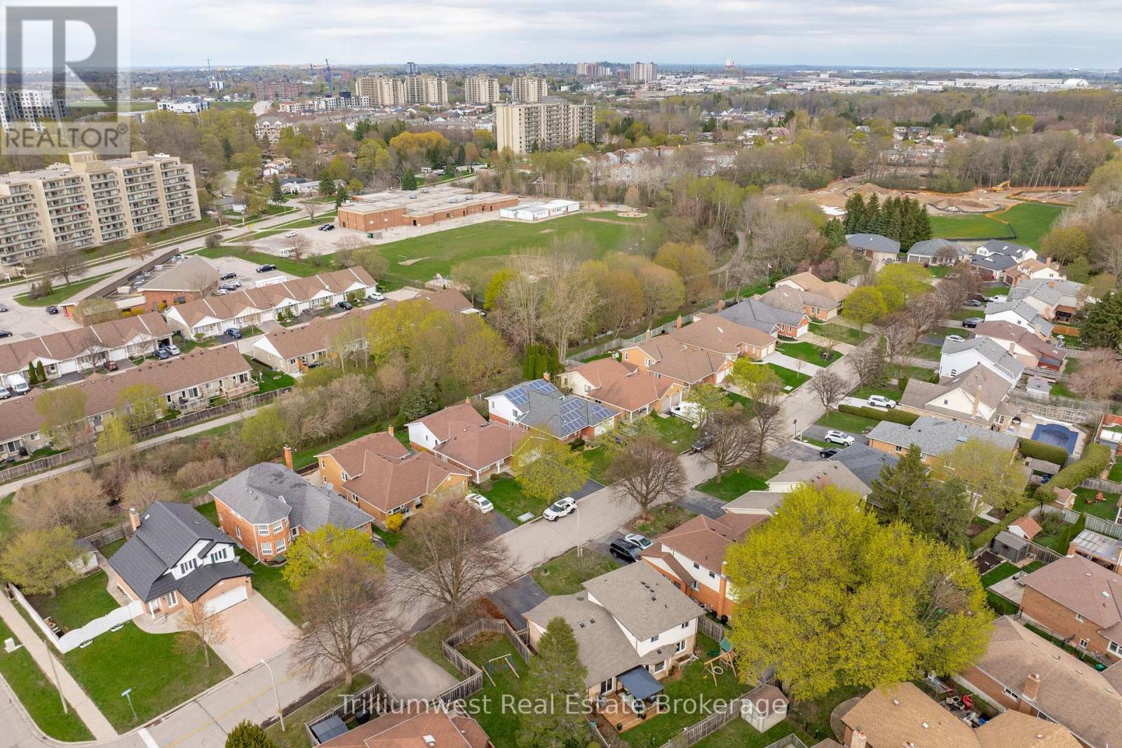 210 Old Country Place, Kitchener, Ontario  N2E 3A3 - Photo 44 - X13060248