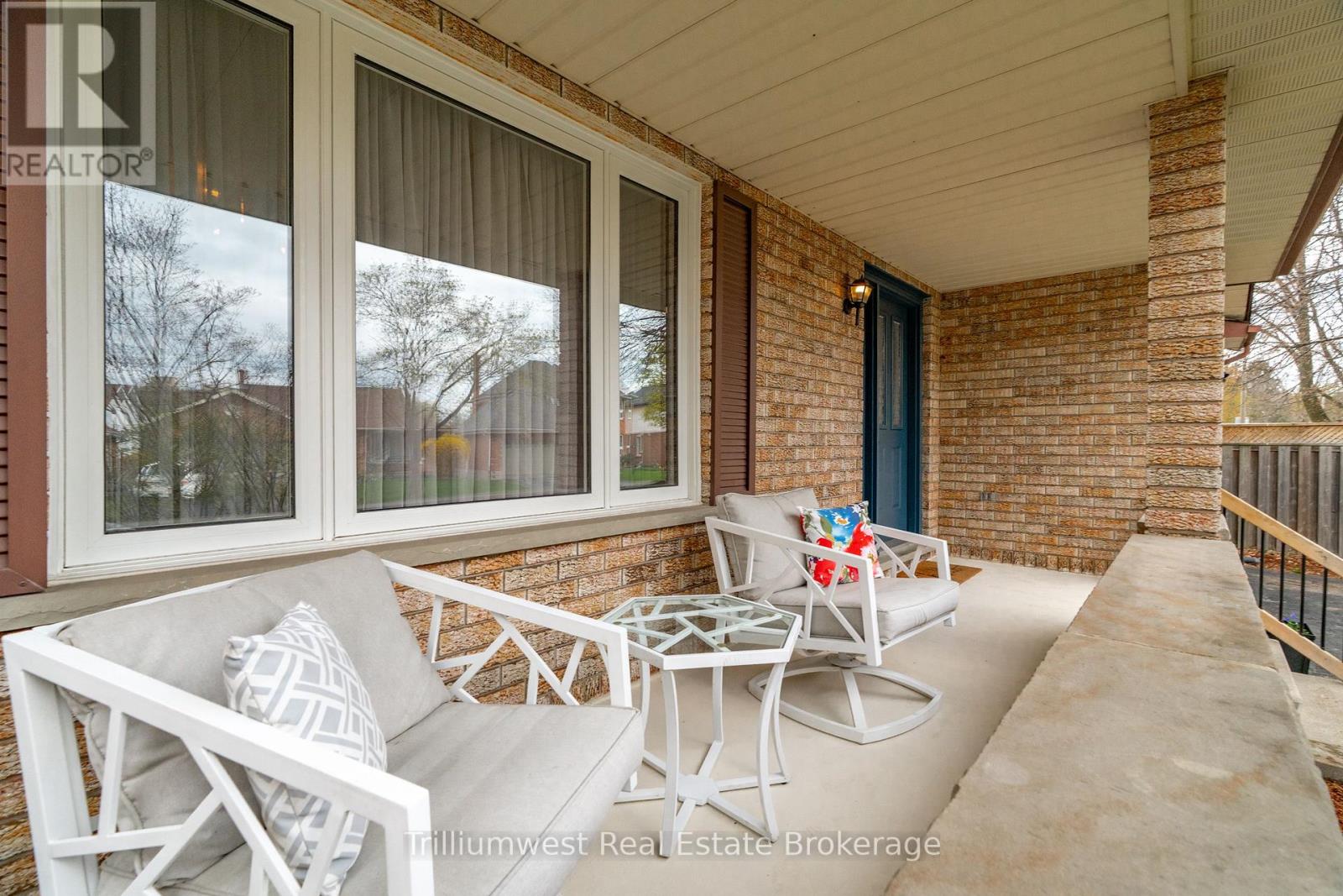 210 Old Country Place, Kitchener, Ontario  N2E 3A3 - Photo 5 - X13060248