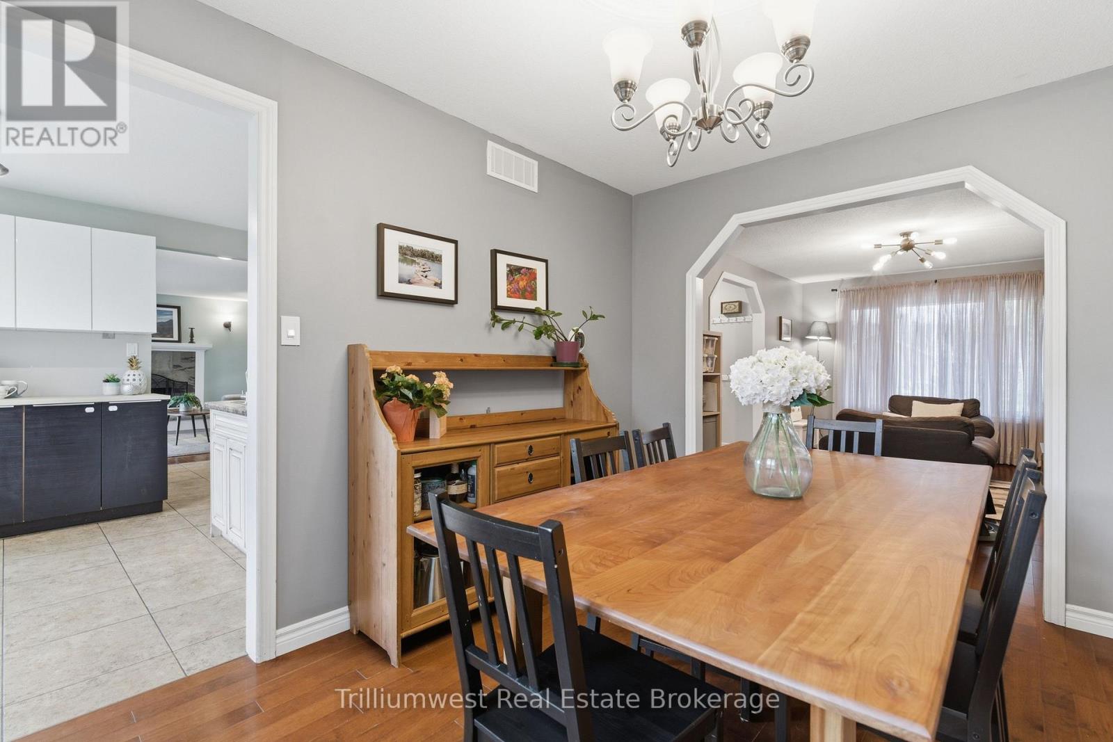 210 Old Country Place, Kitchener, Ontario  N2E 3A3 - Photo 9 - X13060248