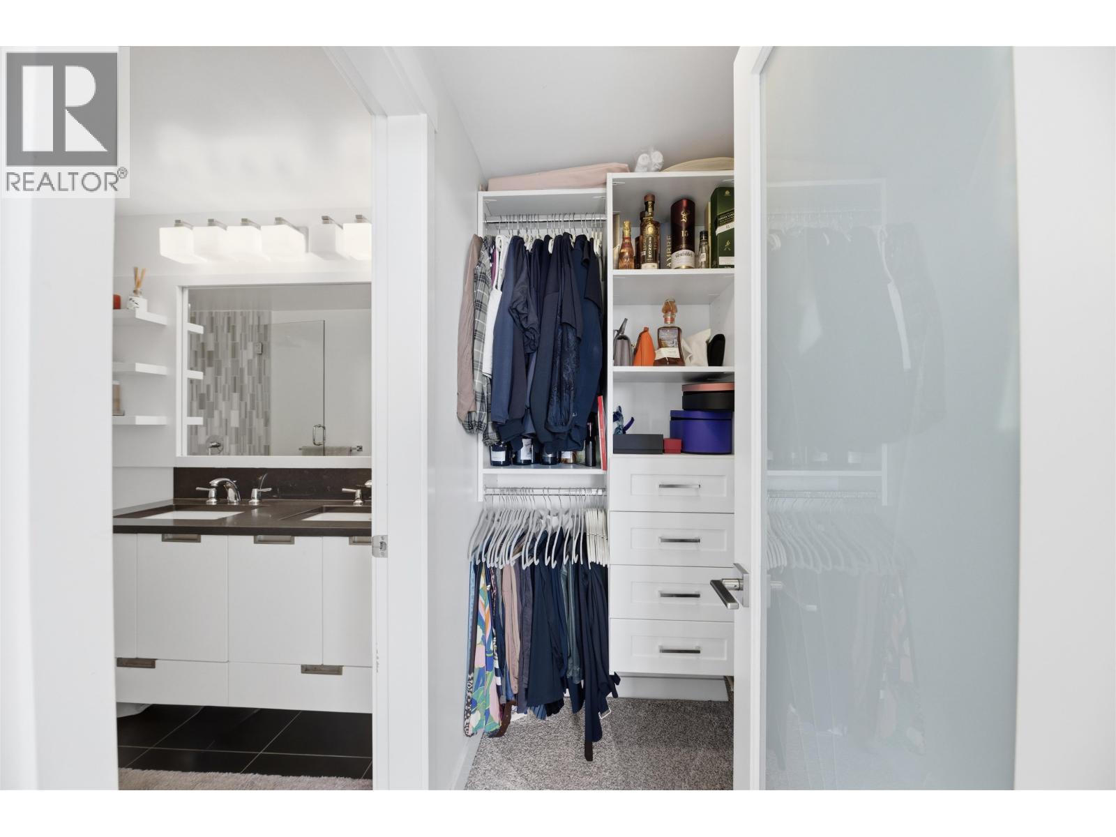 3301 2968 Glen Drive, Coquitlam, British Columbia  V3B 0C4 - Photo 17 - R3116989