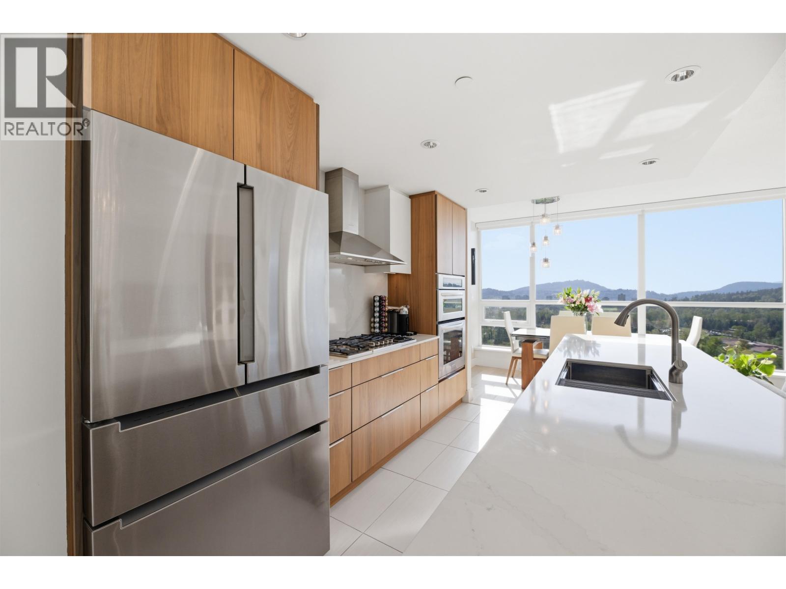 3301 2968 Glen Drive, Coquitlam, British Columbia  V3B 0C4 - Photo 10 - R3116989