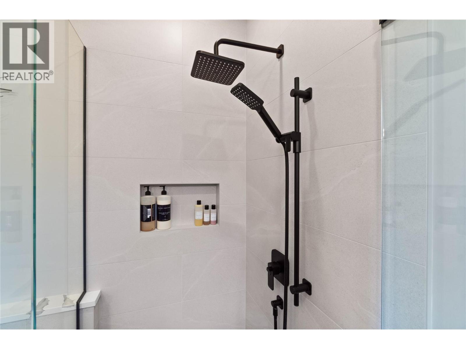 4120 Leatherback Road, Vernon, British Columbia  V1T 9W4 - Photo 27 - 10384933