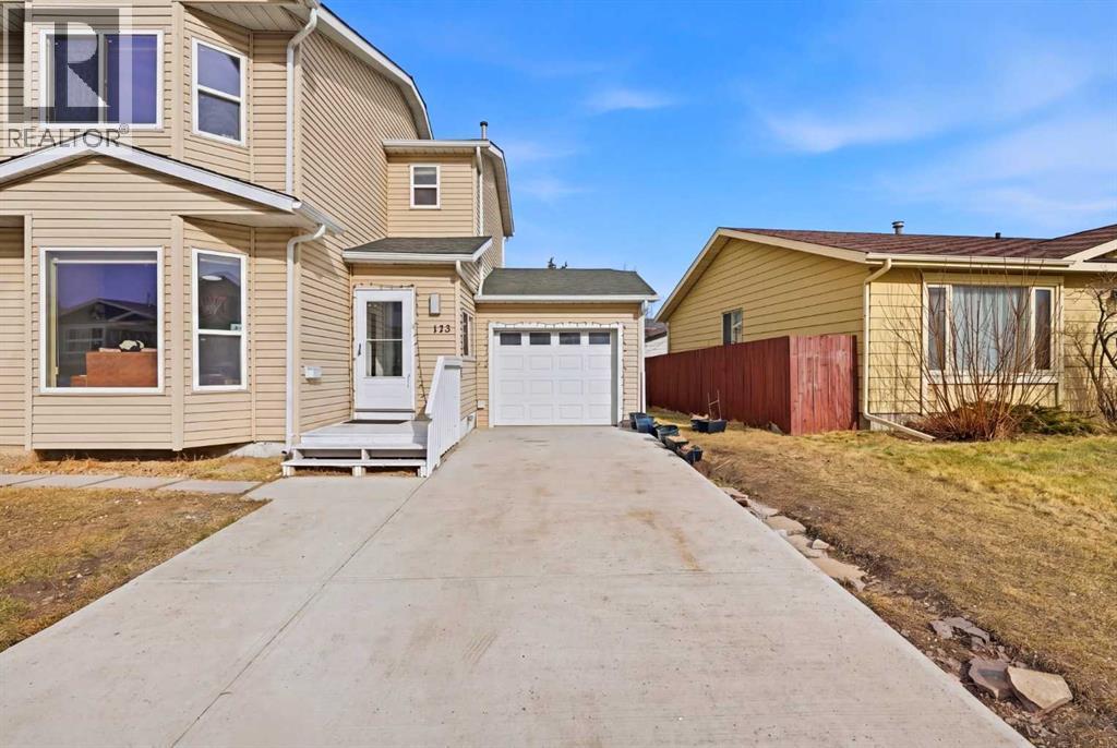 172 Castlebrook Road NE, Calgary, Alberta  T3J 1P1 - Photo 4 - A2301129