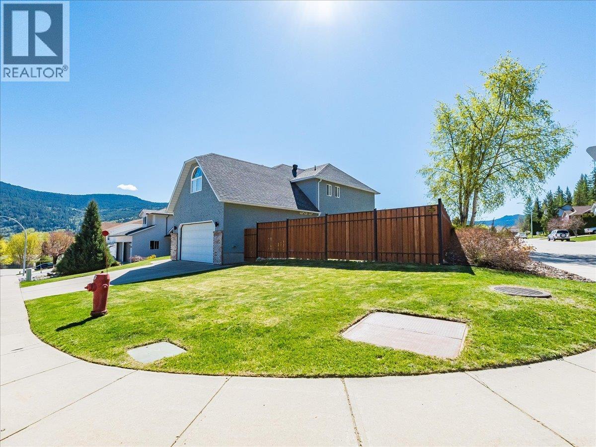 3312 Southridge Drive, Castlegar, British Columbia  V1N 4G1 - Photo 19 - 10385224