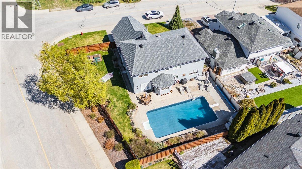 3312 Southridge Drive, Castlegar, British Columbia  V1N 4G1 - Photo 9 - 10385224