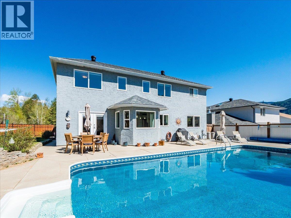 3312 Southridge Drive, Castlegar, British Columbia  V1N 4G1 - Photo 26 - 10385224