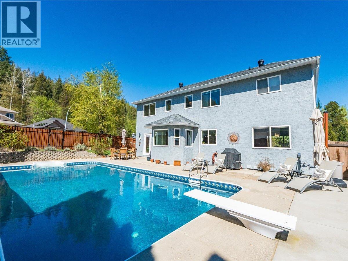 3312 Southridge Drive, Castlegar, British Columbia  V1N 4G1 - Photo 25 - 10385224