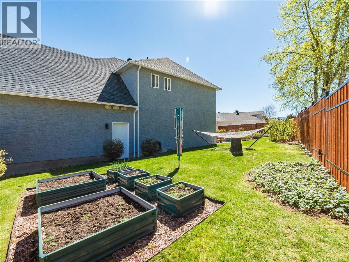 3312 Southridge Drive, Castlegar, British Columbia  V1N 4G1 - Photo 29 - 10385224