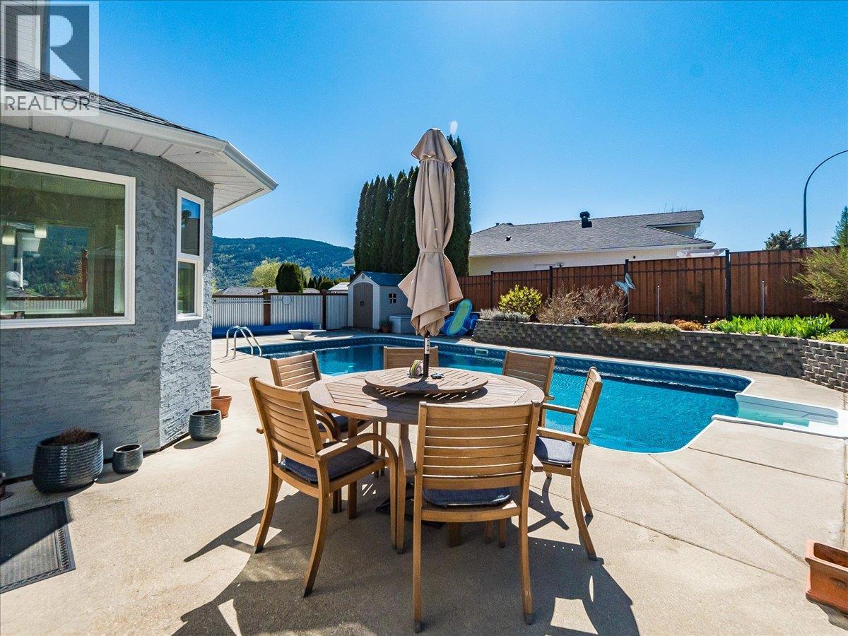 3312 Southridge Drive, Castlegar, British Columbia  V1N 4G1 - Photo 34 - 10385224