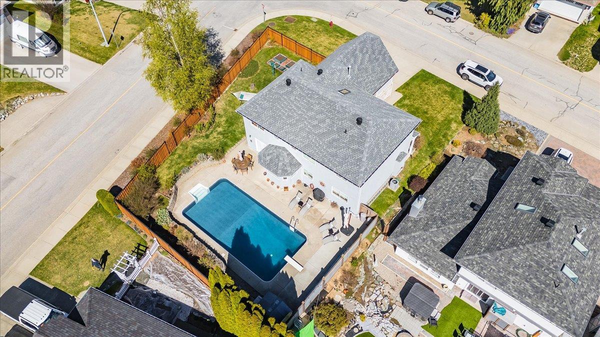 3312 Southridge Drive, Castlegar, British Columbia  V1N 4G1 - Photo 3 - 10385224