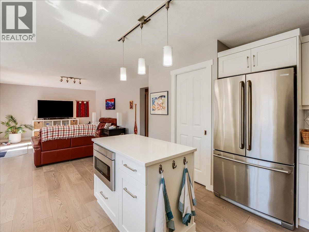 3312 Southridge Drive, Castlegar, British Columbia  V1N 4G1 - Photo 45 - 10385224