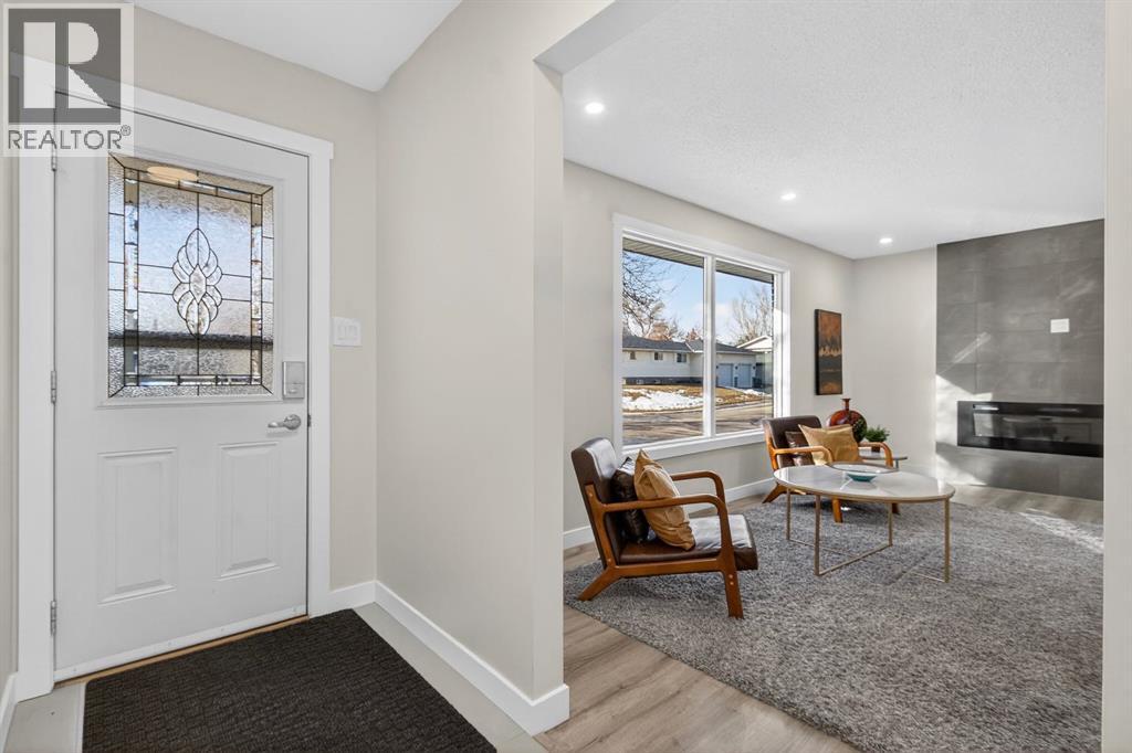 203 Lynnover Place SE, Calgary, Alberta  T2C 1L5 - Photo 2 - A2303329