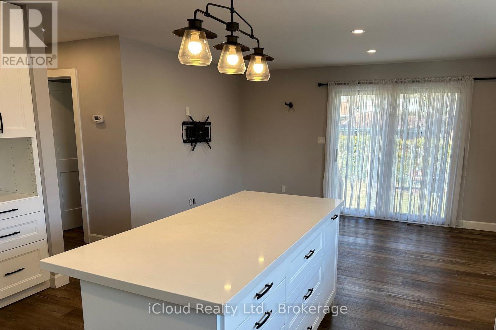 Main - 747 Glenforest Street W, Oshawa, Ontario  L1J 5E9 - Photo 9 - E13060212