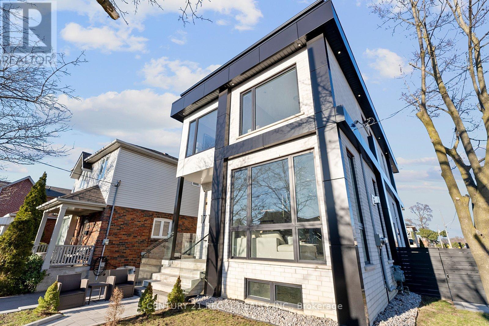 171 DURANT AVENUE, toronto (east york), Ontario