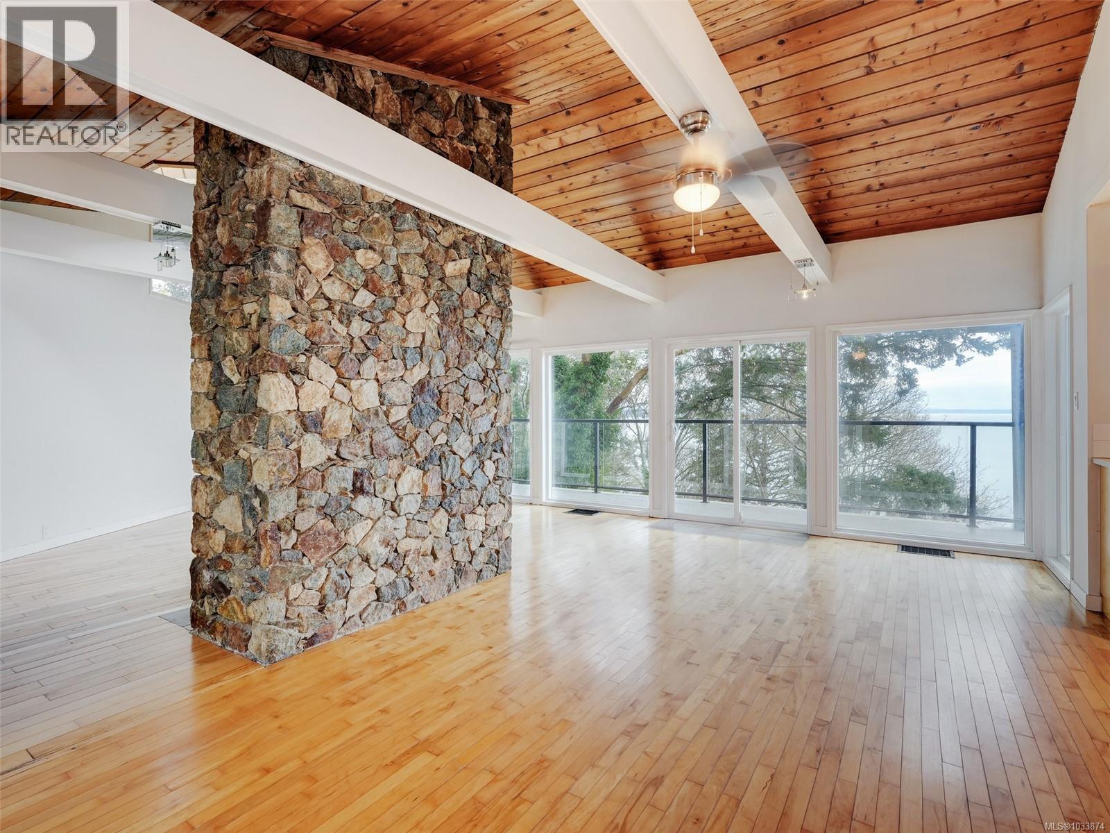 4553 Cordova Bay Rd, Saanich, British Columbia  V8X 3V6 - Photo 8 - 1033874