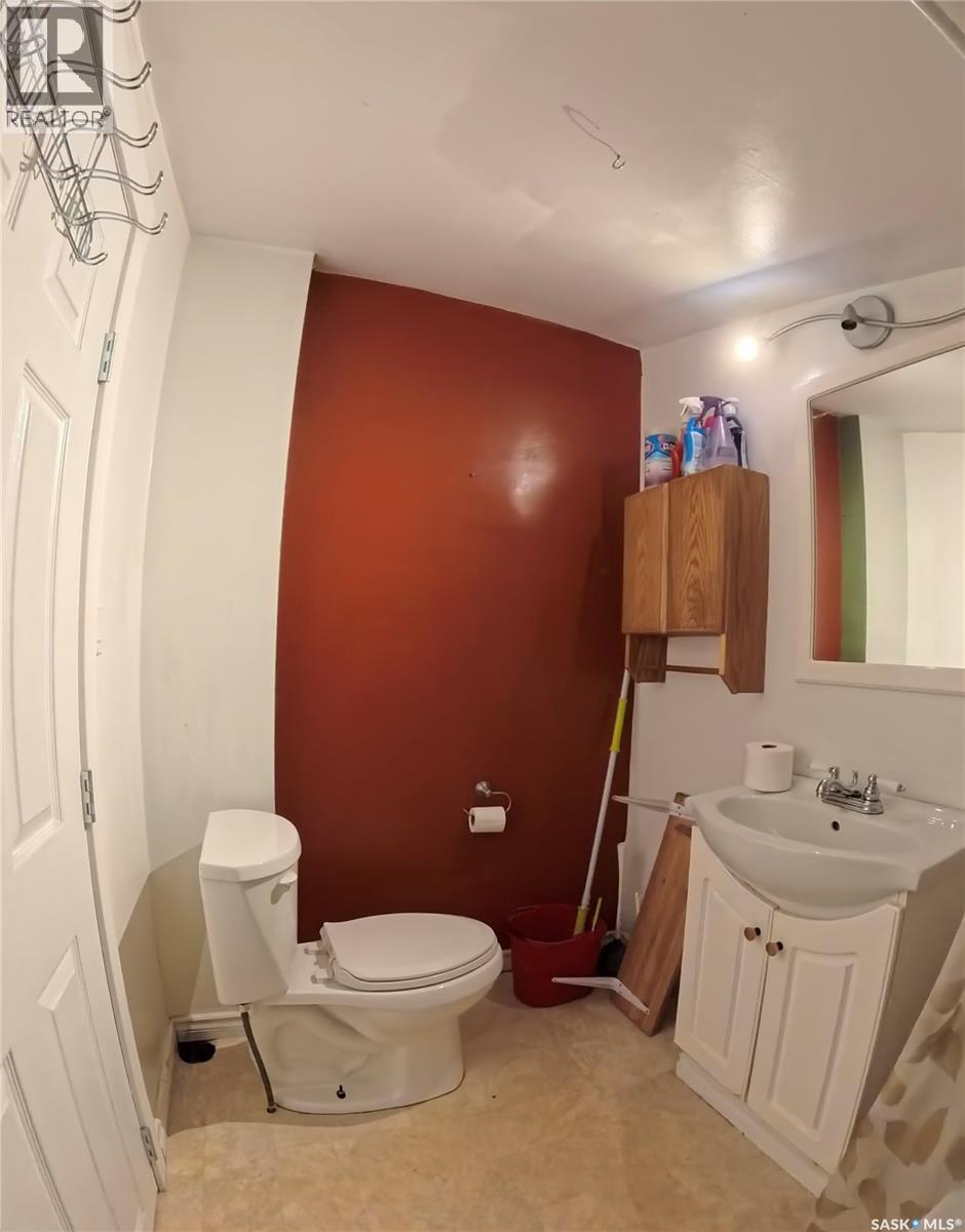 4416 2nd Avenue N, Regina, Saskatchewan  S4R 0Y4 - Photo 11 - SK034211