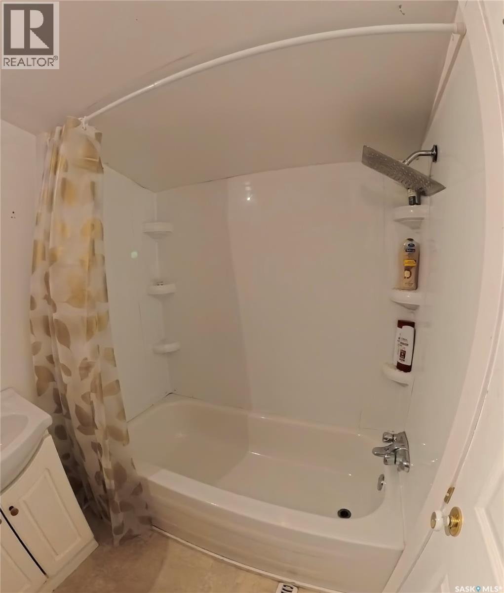 4416 2nd Avenue N, Regina, Saskatchewan  S4R 0Y4 - Photo 12 - SK034211