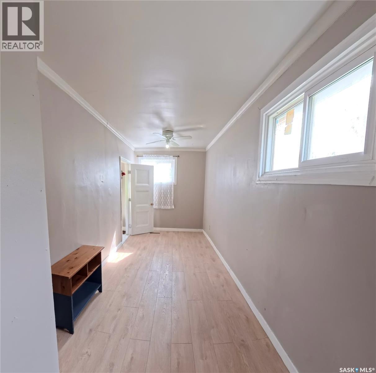 4416 2nd Avenue N, Regina, Saskatchewan  S4R 0Y4 - Photo 6 - SK034211