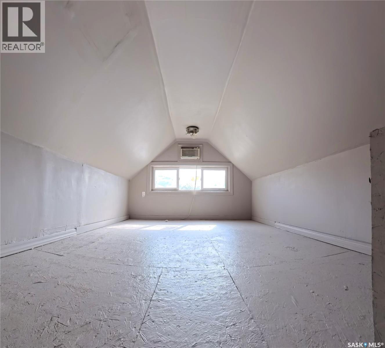 4416 2nd Avenue N, Regina, Saskatchewan  S4R 0Y4 - Photo 8 - SK034211