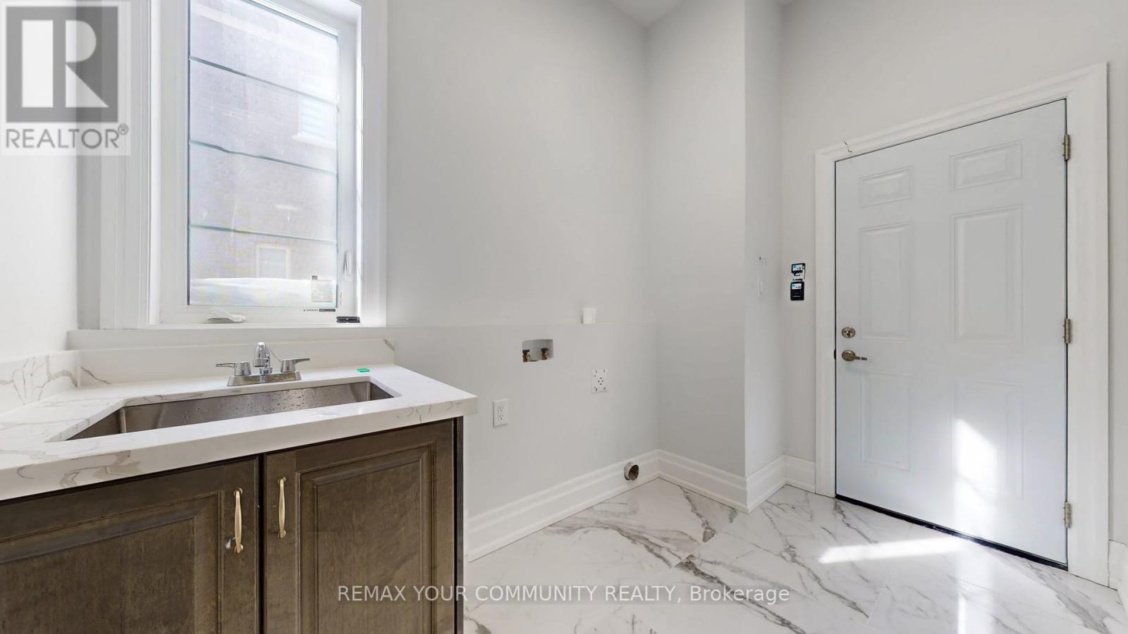 353 Somme Street, Woodstock, Ontario  N4T 0K3 - Photo 11 - X12990914