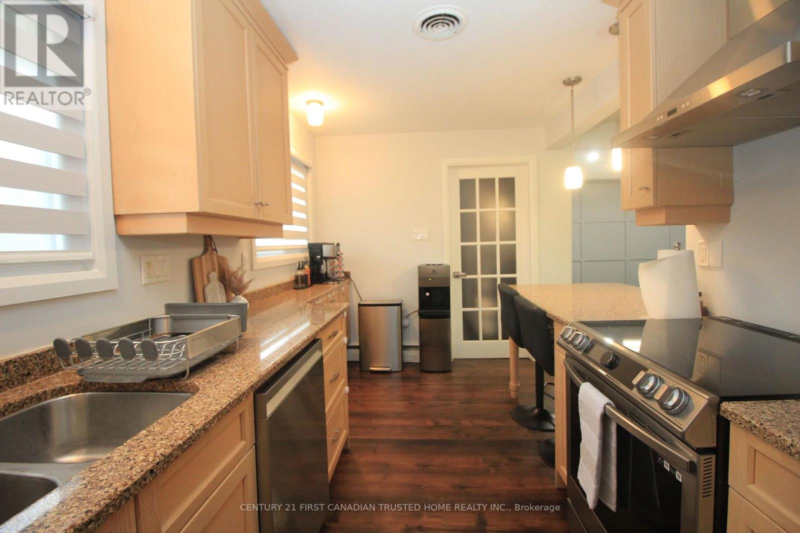 133 Deer Park Circle, London North, Ontario  N6H 3B9 - Photo 5 - X12848534