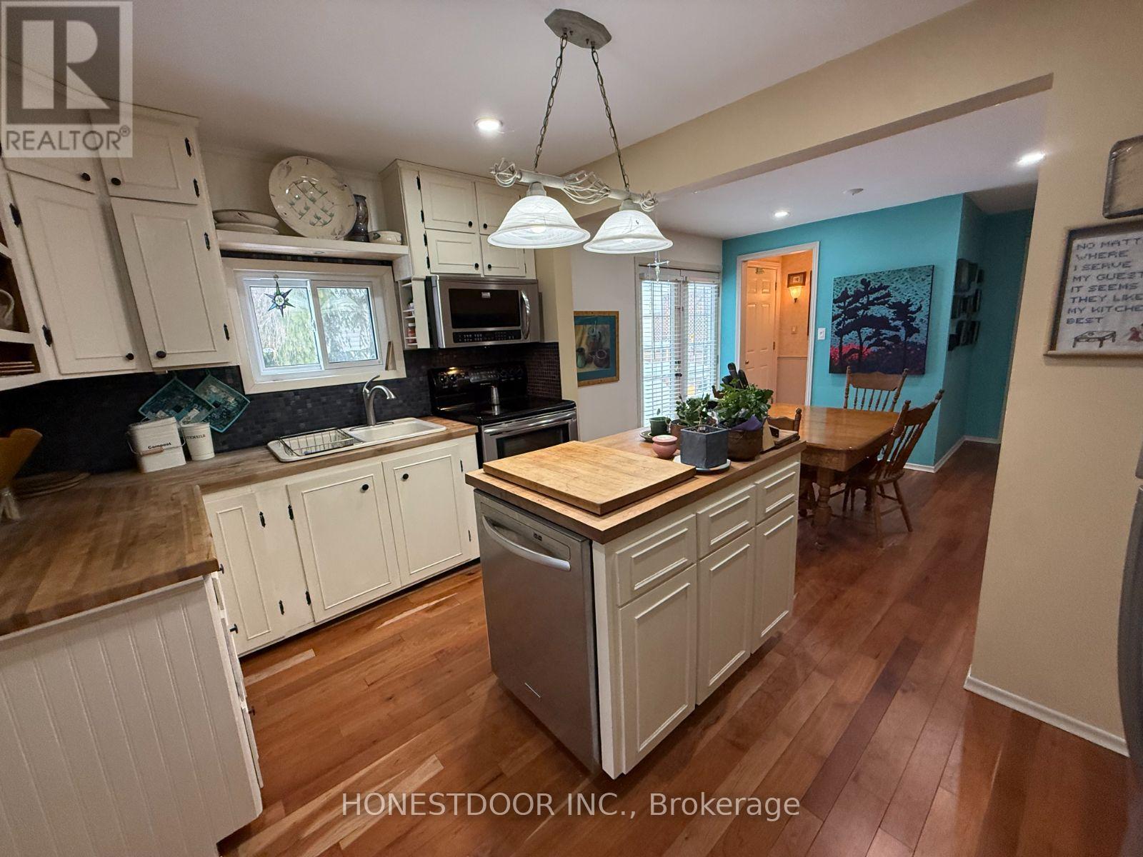 2015 Ridge Road W, Oro-Medonte (Shanty Bay), Ontario  L0L 2L0 - Photo 11 - S13060286