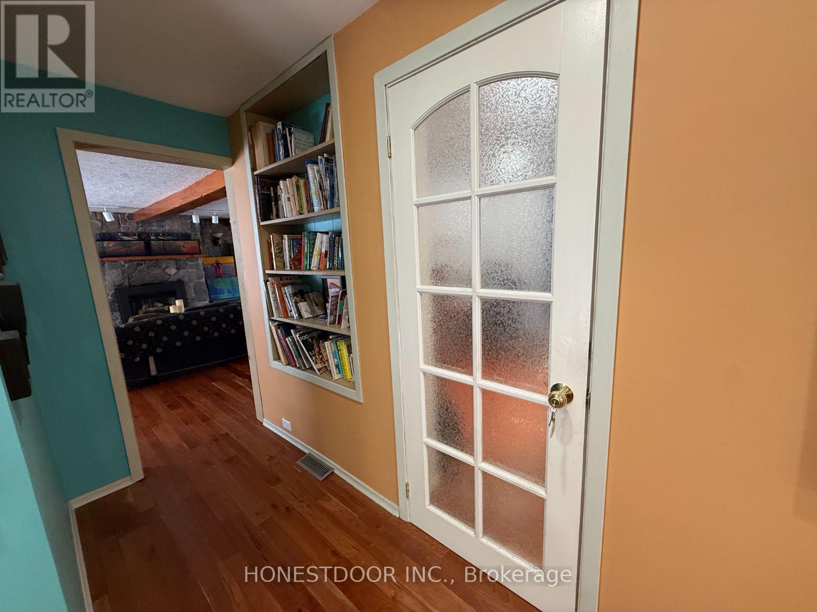 2015 Ridge Road W, Oro-Medonte (Shanty Bay), Ontario  L0L 2L0 - Photo 15 - S13060286