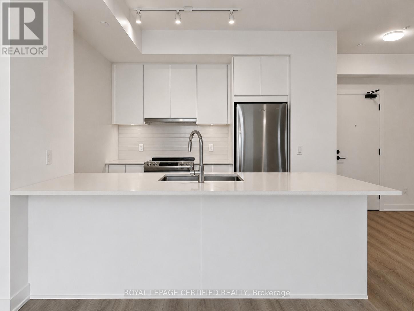 1405 - 4130 Parkside Village Drive, Mississauga, Ontario  L5B 0L7 - Photo 1 - W13060200