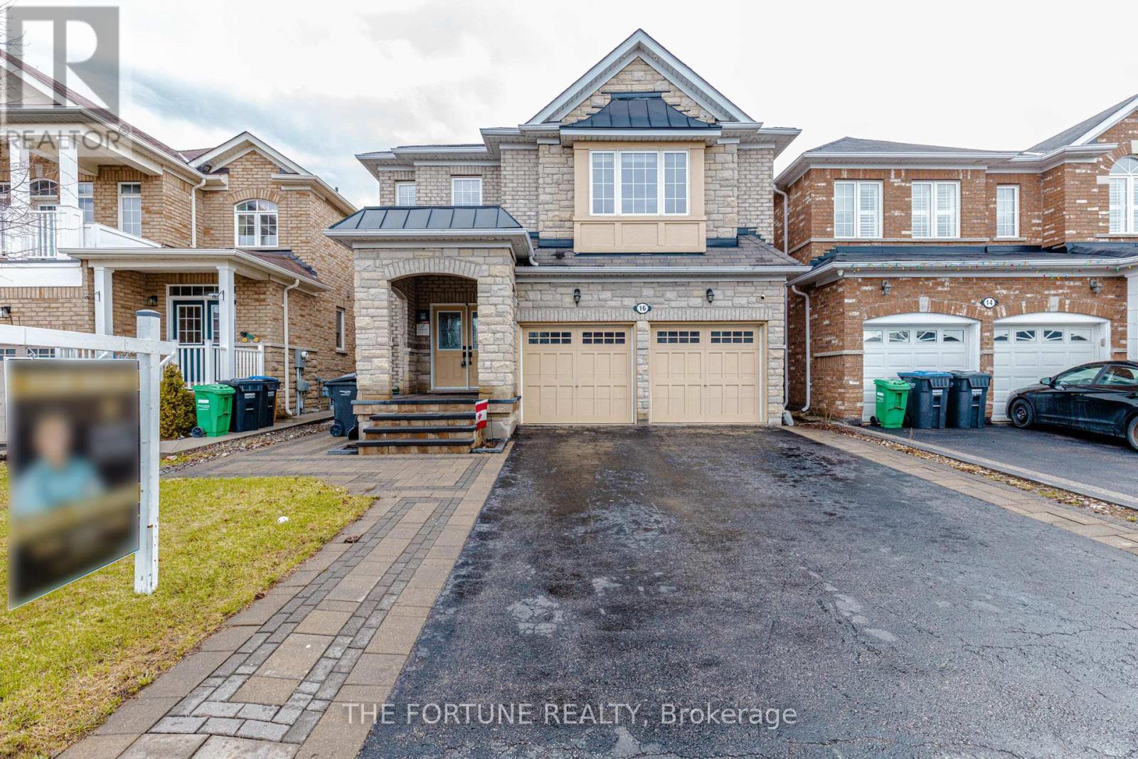16 HAVILAND CIRCLE, Brampton, Ontario