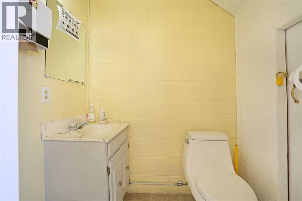 120 1 Avenue E, Brooks, Alberta  T1R 0S4 - Photo 12 - A2304980