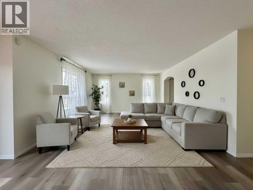139 Bridlewood Circle SW, Calgary, Alberta  T2Y 3L1 - Photo 2 - A2292477
