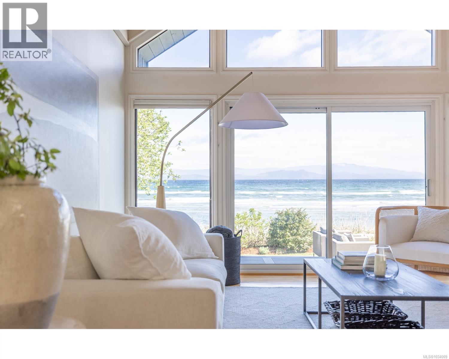 1039 SEACREST Pl, Qualicum Beach, British Columbia