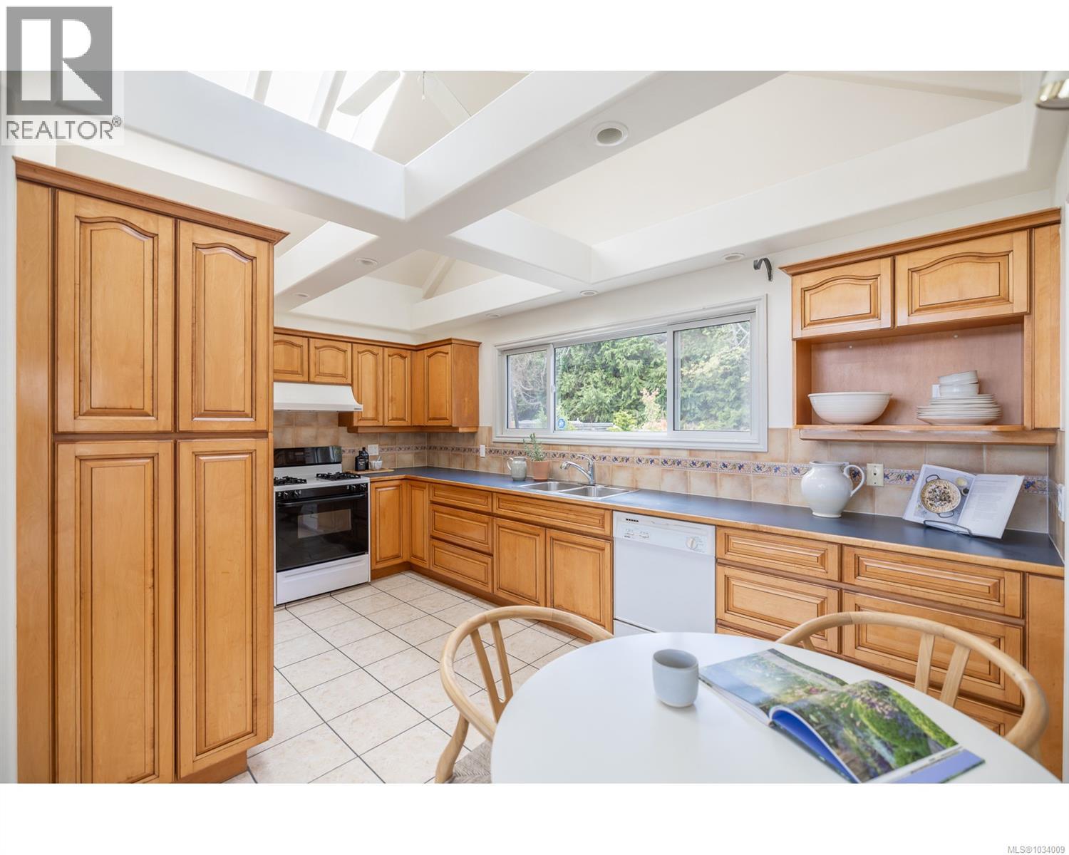 1039 Seacrest Pl, Qualicum Beach, British Columbia  V9K 1E7 - Photo 16 - 1034009